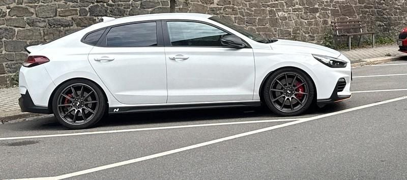 Weiß Gebraucht 2020 Hyundai i30 Limousine | 20.000 € (Superpreis) - Bild 1/4