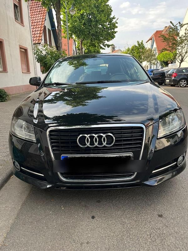 Schwarz Gebraucht 2011 Audi A3 Sportback Ambiente Kleinwagen | 8.000 € (Fairer Preis) - Bild 1/4