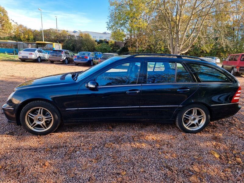 Gebraucht Mercedes C180 143 PS (105 kW) 2004 Schwarz Kombi