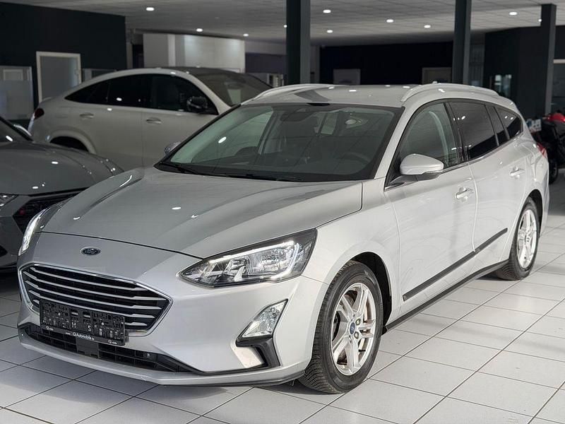 Silber Gebraucht 2019 Ford Focus Limousine | 11.490 € (Guter Preis) - Bild 1/4