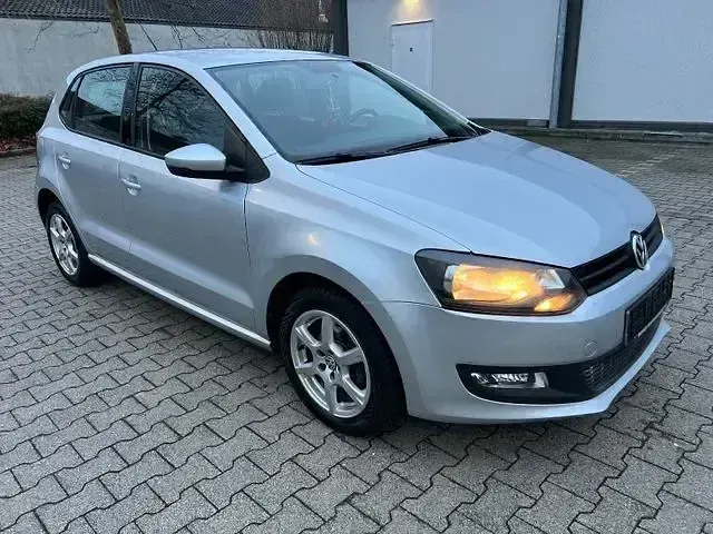 Second-hand VW Polo Style 86 CP (63 kW) 2011 Argintiu Hatchback