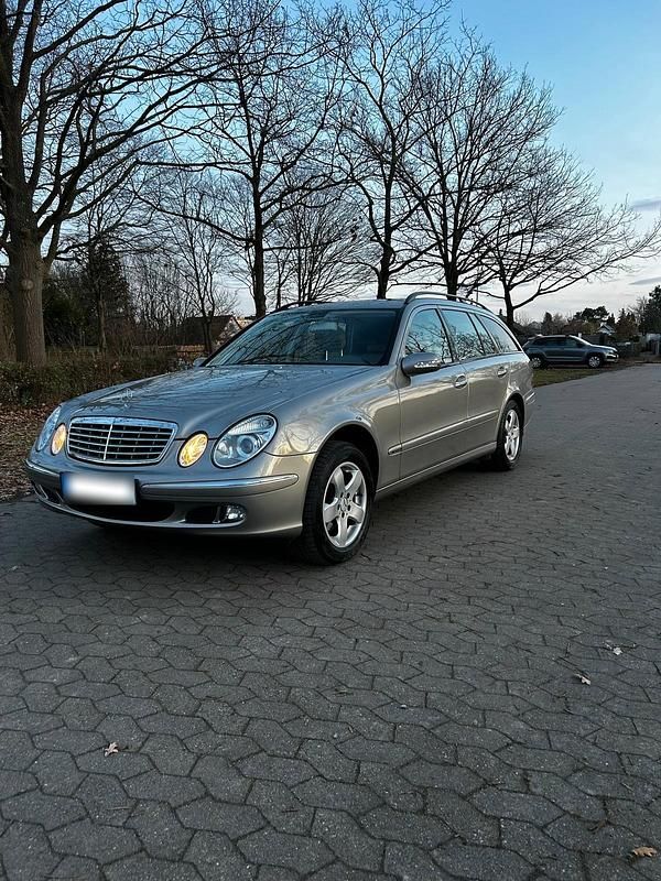 Gebraucht Mercedes E200 163 PS (119 kW) 2005 Grau Kombi