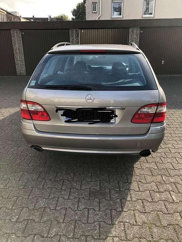 Second-hand Mercedes E320 224 CP (164 kW) 2006 Maro Break