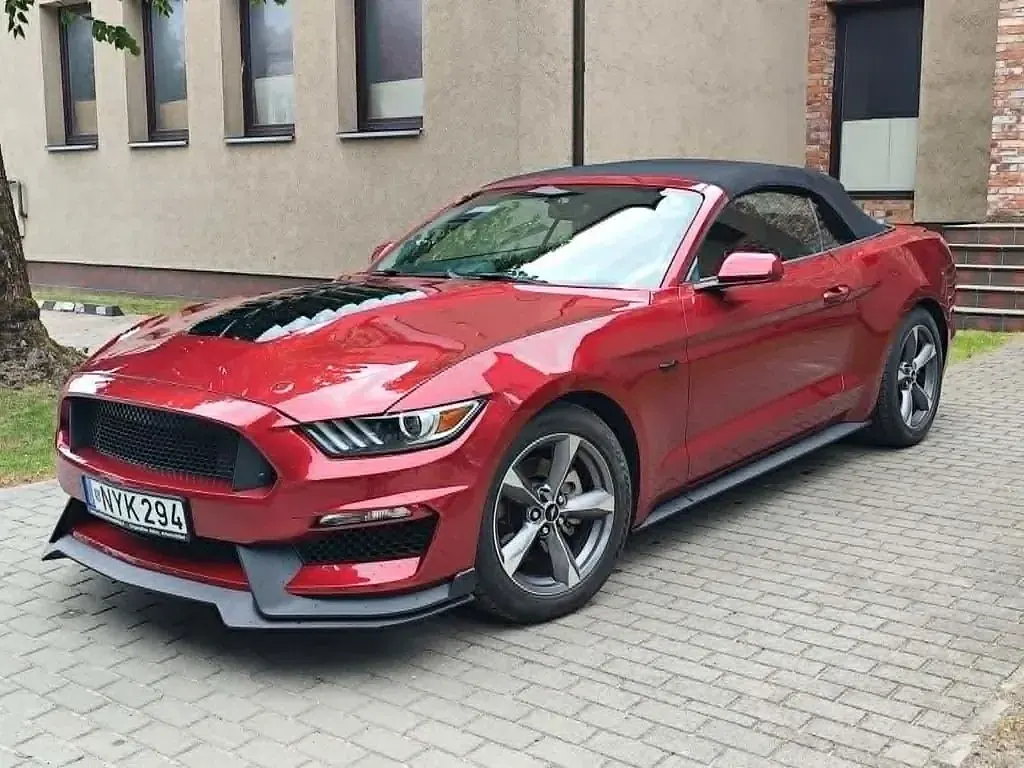 Gebraucht Ford Mustang Convertible 317 PS (233 kW) 2016 Rot Cabrio