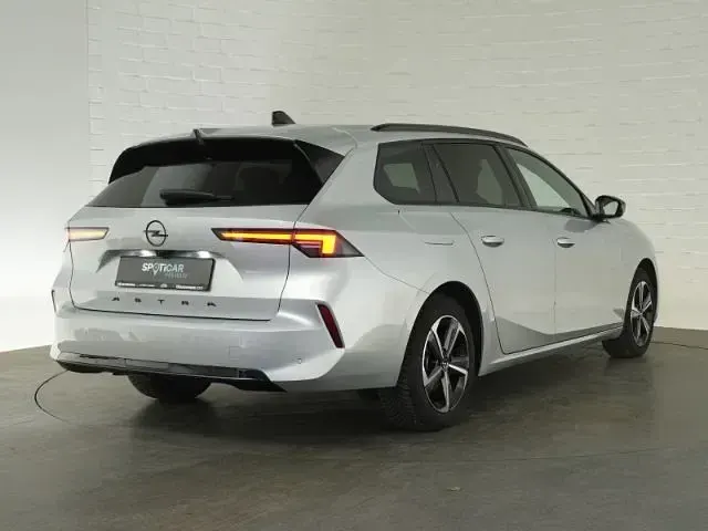 Gebraucht Opel Astra 131 PS (96 kW) 2024 Silber Kleinwagen