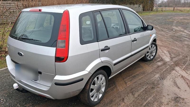 Gebraucht Ford Fiesta 105 PS (77 kW) 2003 Silber Kleinwagen