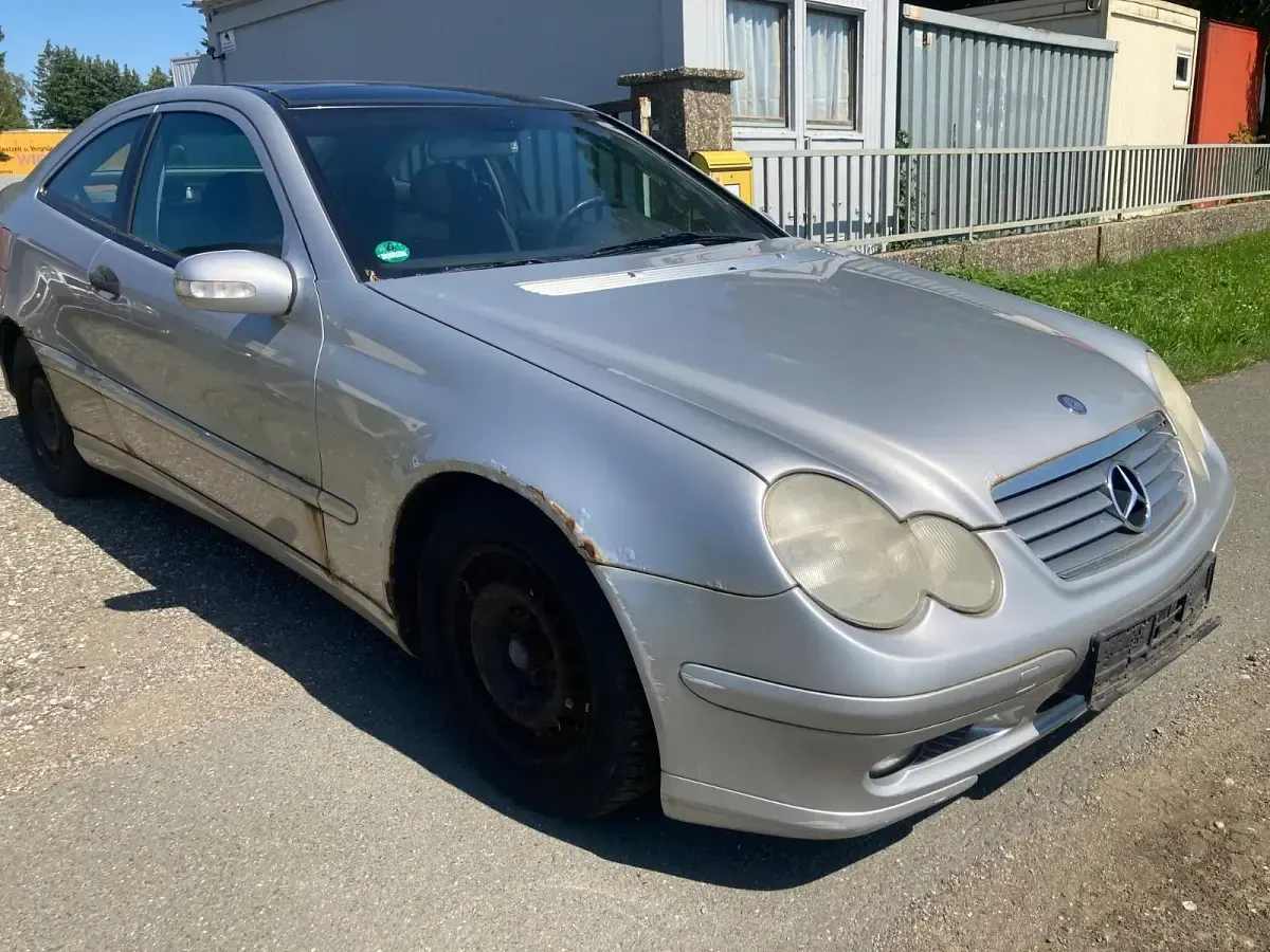 Gebraucht Mercedes C180 143 PS (105 kW) 2003 Silber Coupé