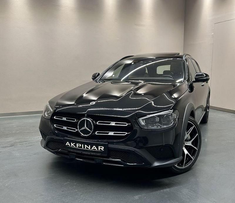 Schwarz Gebraucht 2021 Mercedes E450 Limousine | 47.750 € (Teuer) - Bild 1/4