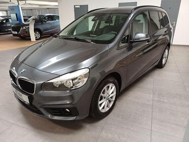 Grau Gebraucht 2018 BMW 216 Gran Tourer Advantage Van / Kleinbus | 12.950 € (Fairer Preis) - Bild 1/3