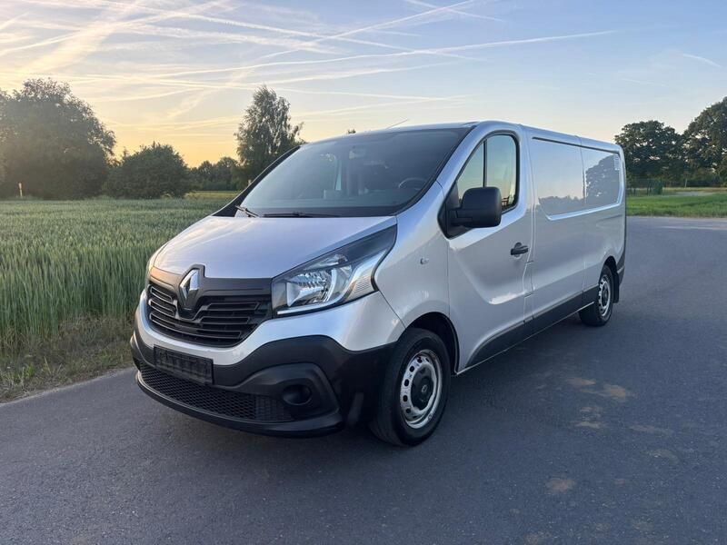 Silber Gebraucht 2016 Renault Trafic Van | 6.000 € - Bild 1/4