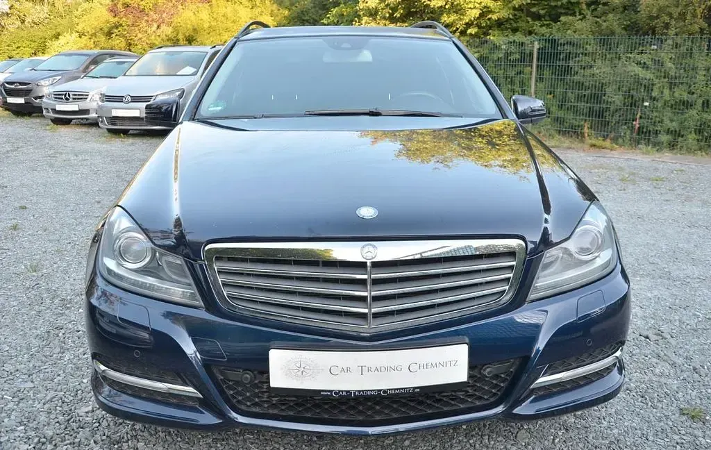 Gebraucht Mercedes C180 156 PS (114 kW) 2011 Blau Kombi