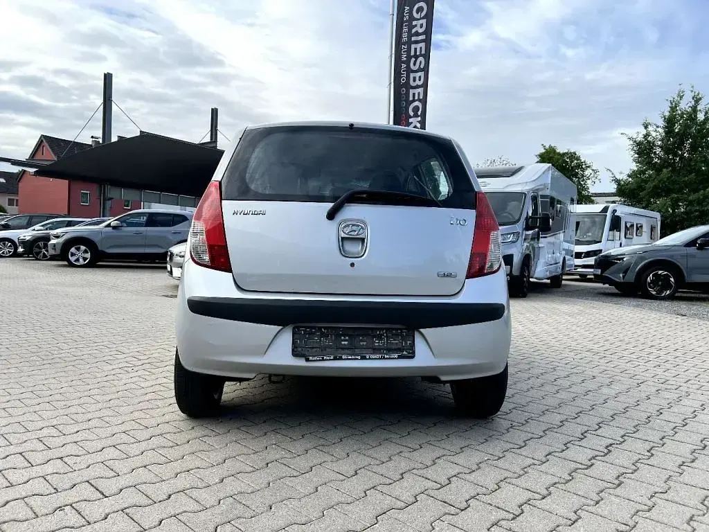 Gebraucht Hyundai i10 Classic 77 PS (56 kW) 2009 Silber (metallic) Kleinwagen
