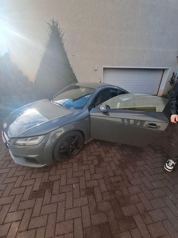 Grau Gebraucht 2016 Audi TT Sport Coupé | 21.000 € (Teuer) - Bild 1/4