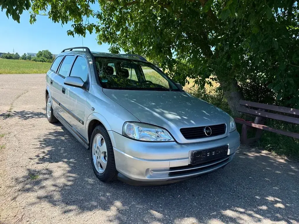 Gebraucht Opel Astra 82 PS (60 kW) 1999 Silber Limousine
