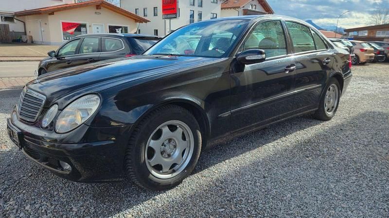 Gebraucht Mercedes E220 150 PS (110 kW) 2003 Schwarz Limousine