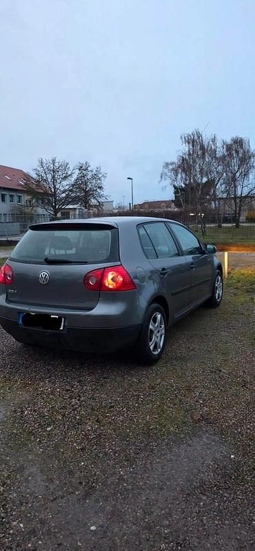 Gebraucht VW Golf IV 81 PS (59 kW) 2005 Grau Limousine