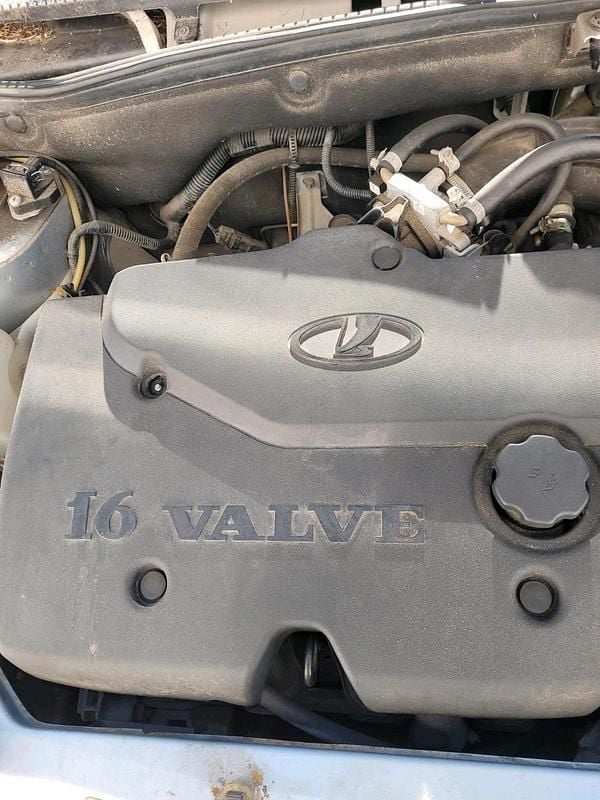 Gebraucht Lada Kalina 90 PS (66 kW) 2009 Silber Kleinwagen