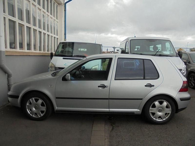 Gebraucht VW Golf IV Comfortline 90 PS (66 kW) 2000 Silber Limousine
