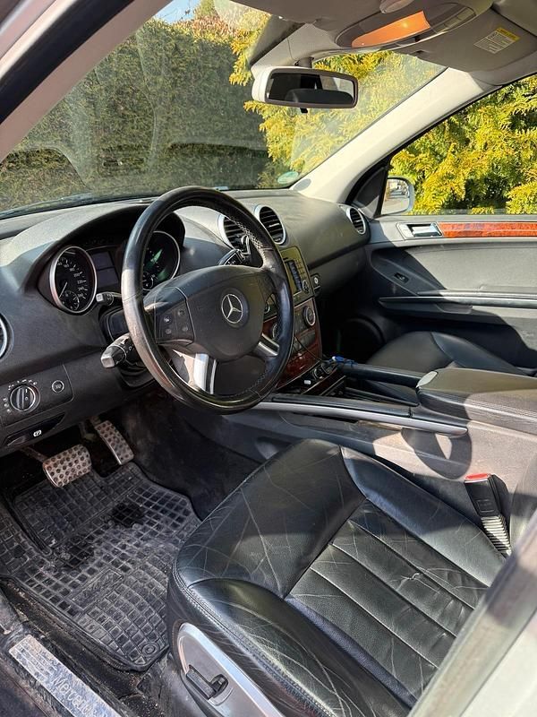 Gebraucht Mercedes ML320 224 PS (164 kW) 2006 Silber SUV