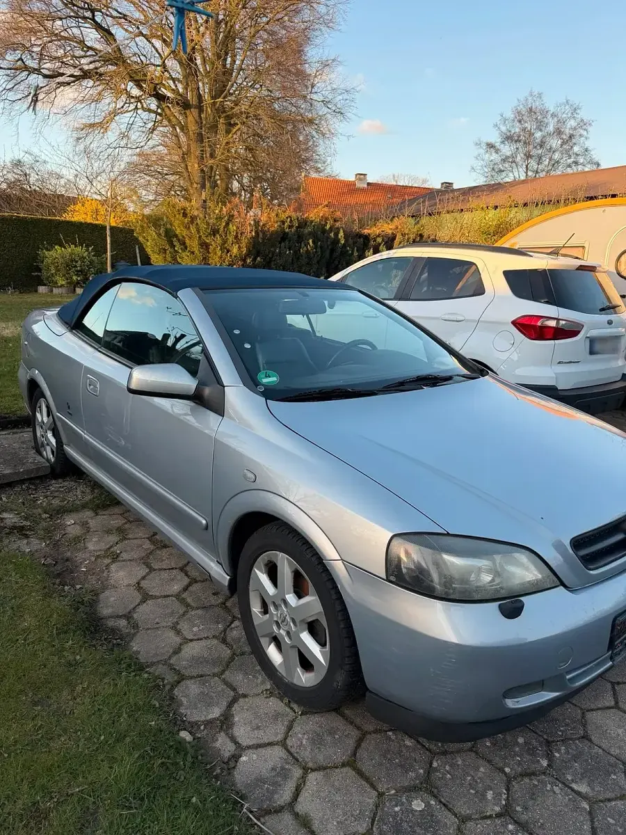 Gebraucht Opel Astra 146 PS (107 kW) 2002 Silber Cabrio