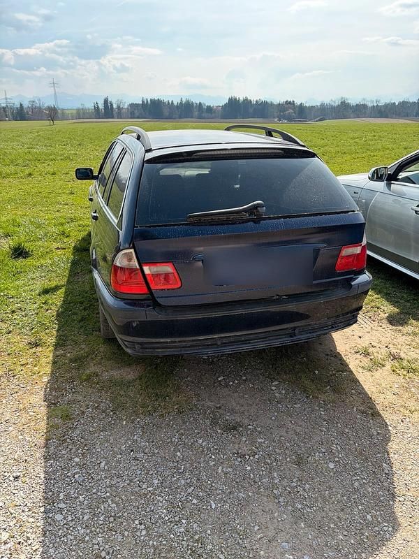 Second-hand BMW 320 150 CP (110 kW) 2005 Albastru Break