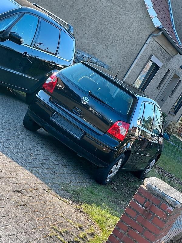 Gebraucht VW Polo 75 PS (55 kW) 2003 Schwarz Kleinwagen
