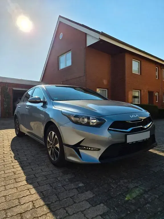 Gebraucht Kia Ceed 101 PS (74 kW) 2025 Grau Kleinwagen