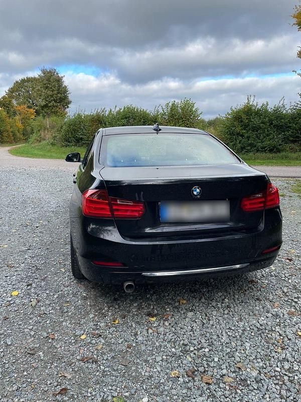 Gebraucht BMW 320 Luxury Line 184 PS (135 kW) 2012 Schwarz Limousine