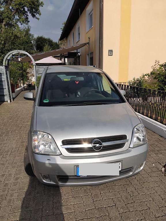 Silber Gebraucht 2005 Opel Meriva Edition Van / Kleinbus | 899 € (Superpreis) - Bild 1/4