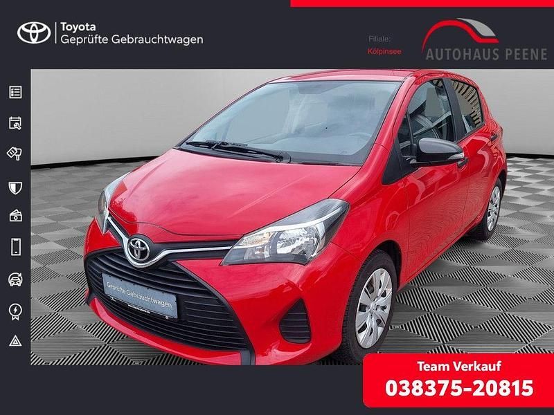 Vulcanorot Gebraucht 2016 Toyota Yaris Cool Limousine | 9.990 € (Etwas zu teuer) - Bild 1/4