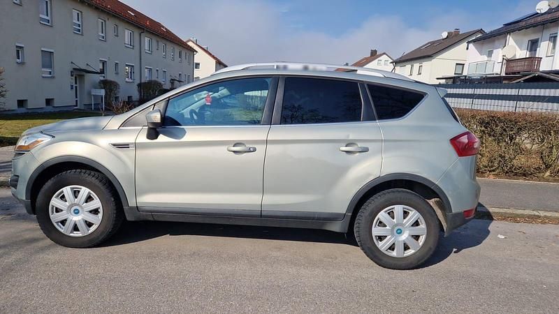 Gebraucht Ford Kuga Trend 140 PS (102 kW) 2010 Beige SUV