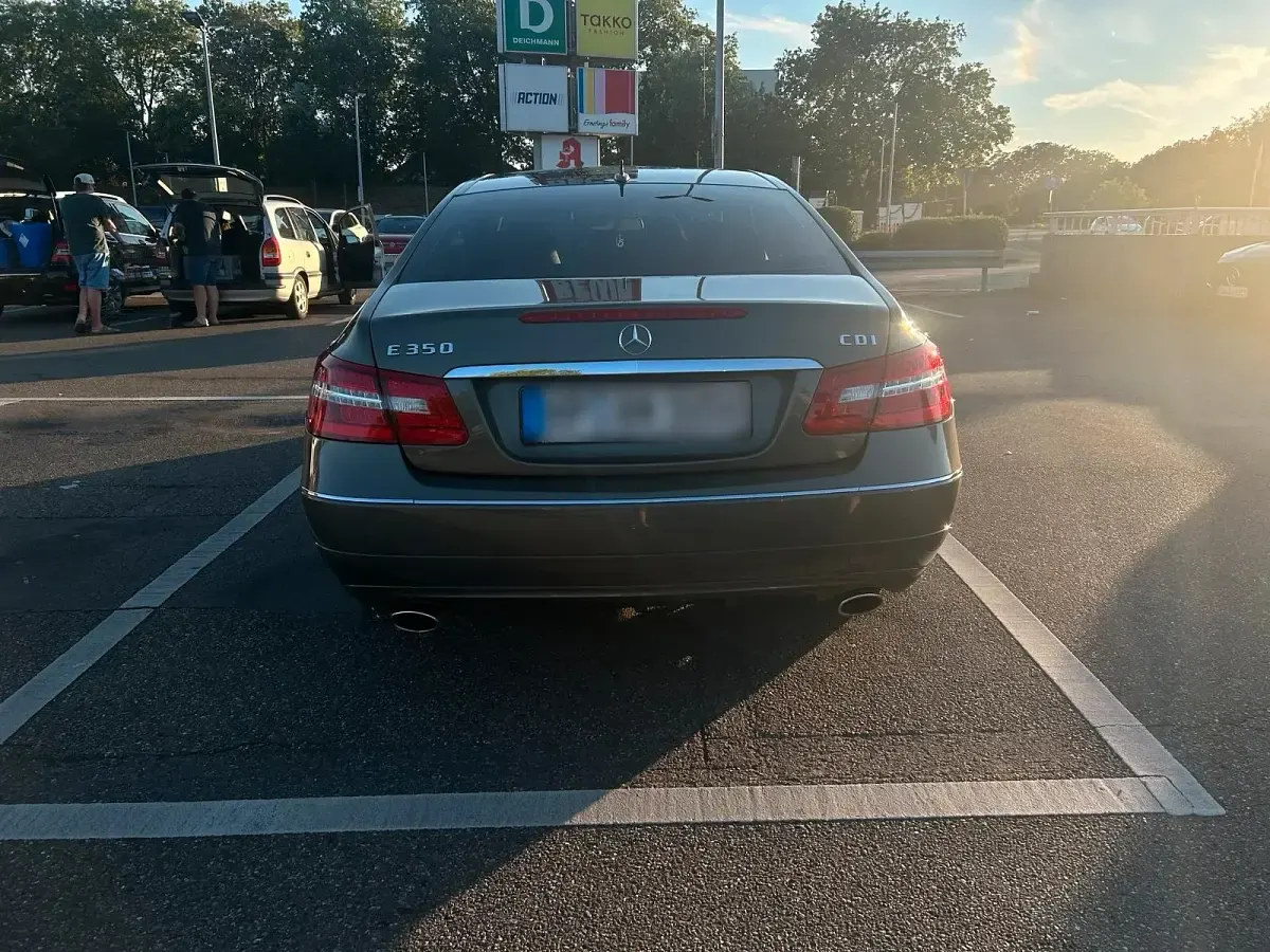 Gebraucht Mercedes E350 231 PS (169 kW) 2009 Braun Coupé