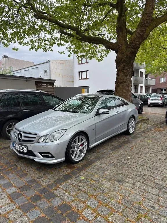 Gebraucht Mercedes E350 Elegance 231 PS (169 kW) 2010 Silber Coupé