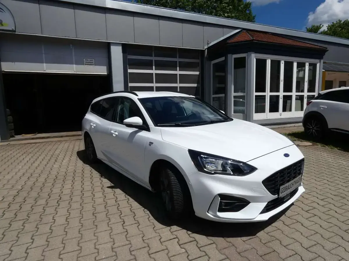 Gebraucht Ford Focus ST-Line 151 PS (111 kW) 2019 Frostweiß Kombi