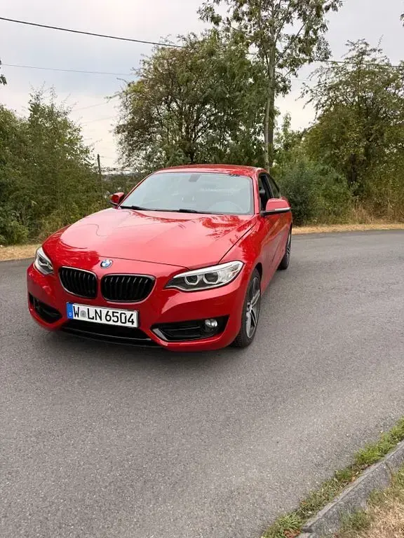 Gebraucht BMW 220 Sport Line 190 PS (139 kW) 2015 Rot Coupé