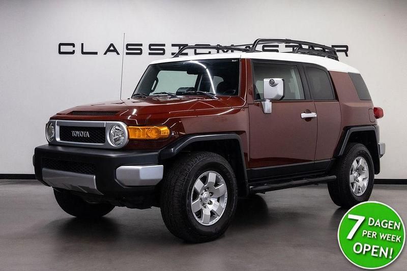 Rot Gebraucht 2010 Toyota FJ Cruiser SUV | 43.950 € - Bild 1/4