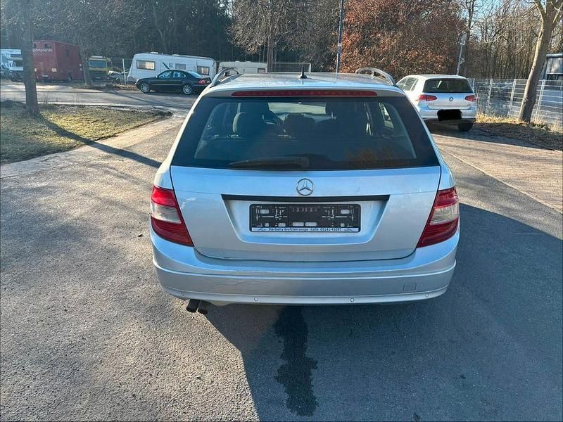 Gebraucht Mercedes C200 136 PS (100 kW) 2009 Silber Kombi