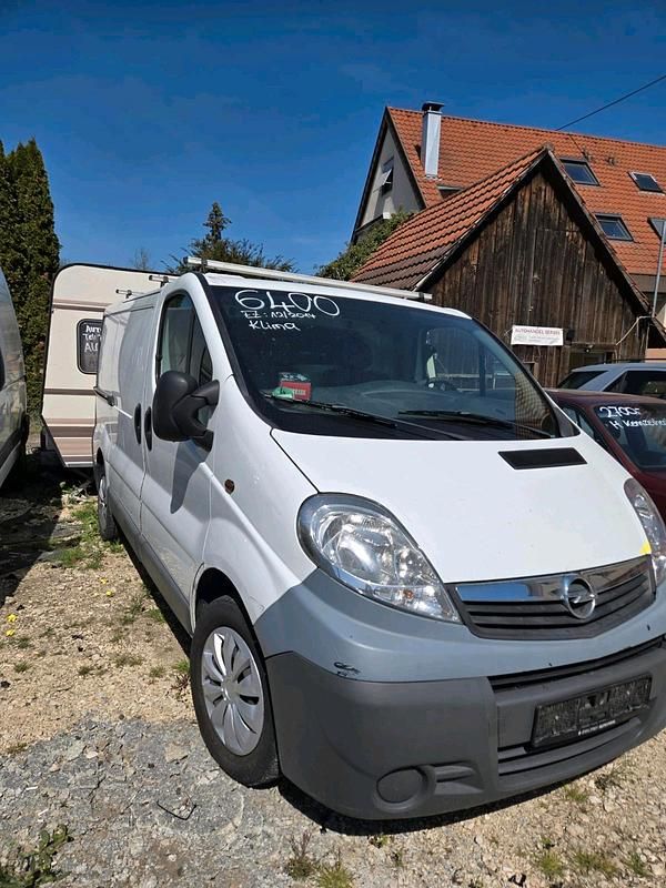 Weiß Gebraucht 2014 Opel Vivaro Van / Kleinbus | 5.990 € (Superpreis) - Bild 1/4