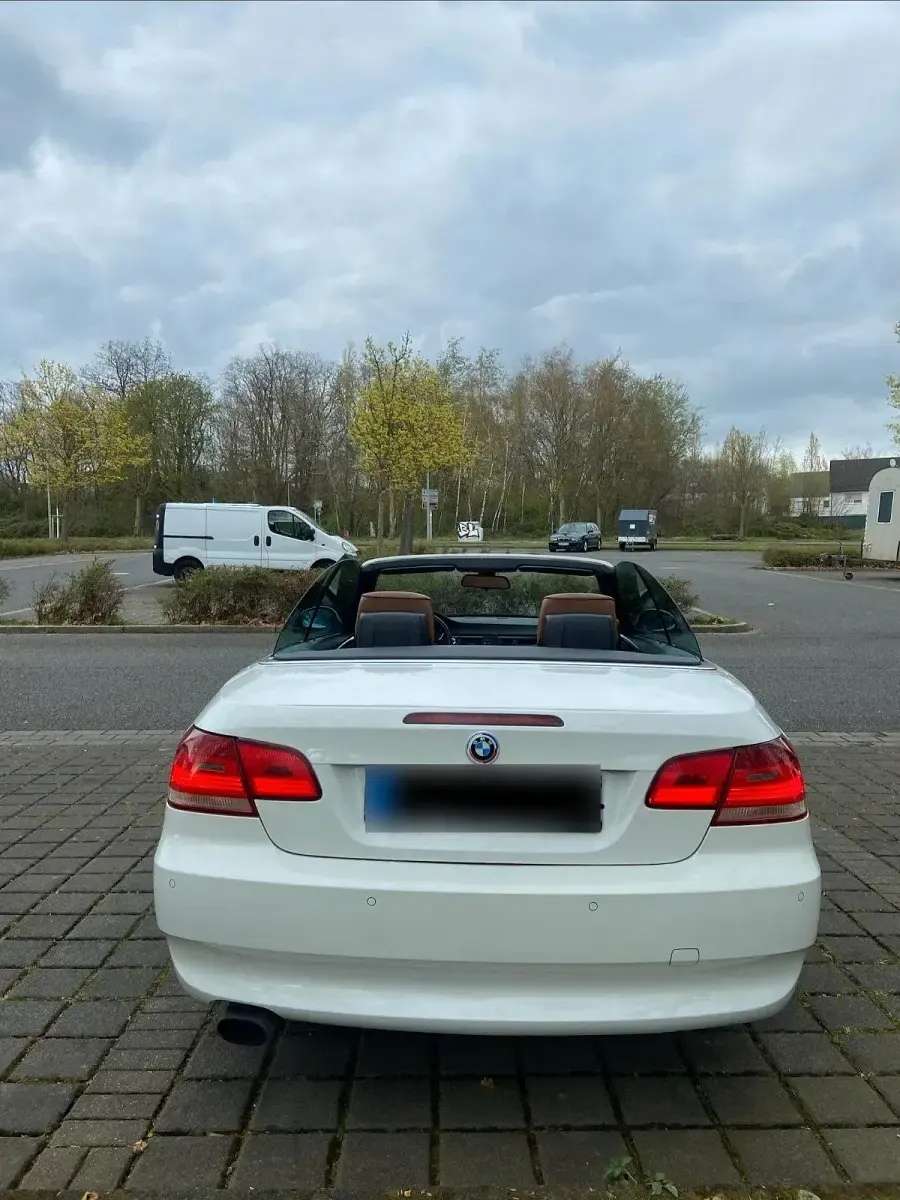 Gebraucht BMW 320 Cabriolet M Sport 170 PS (125 kW) 2007 Weiß Cabrio