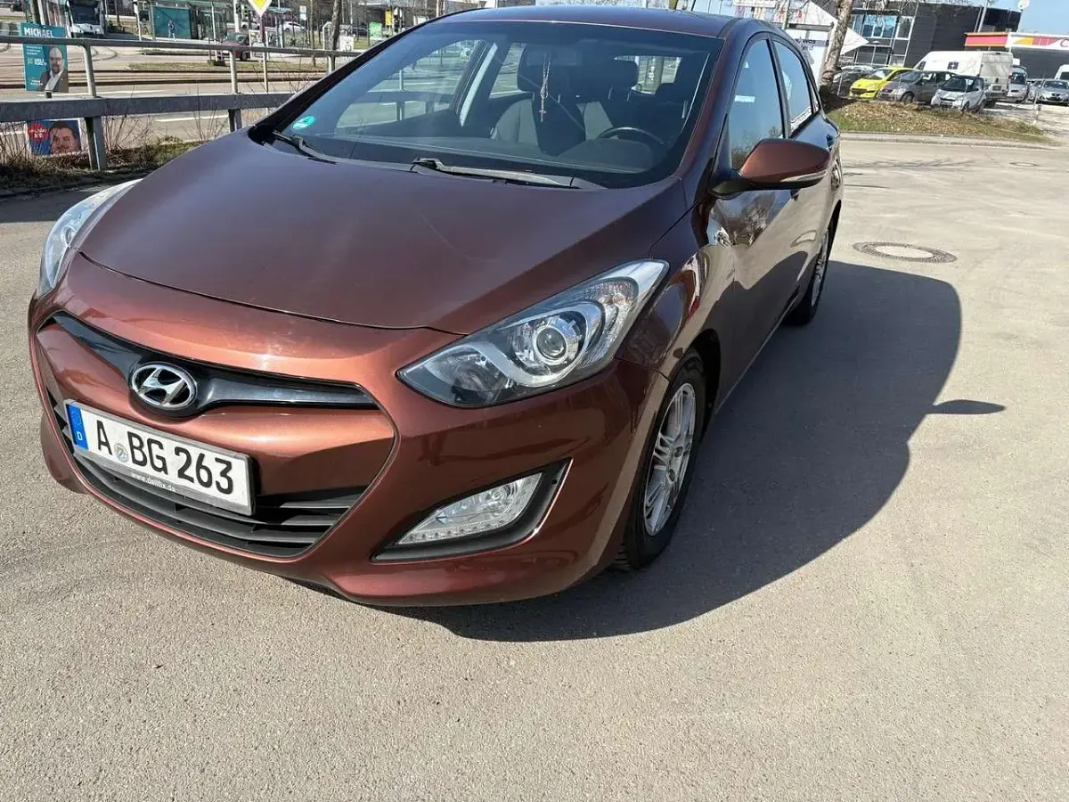 Second-hand Hyundai i30 Edition 90 CP (66 kW) 2011 Maro Berlinǎ