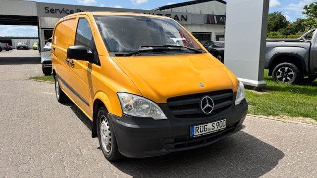 Gelb Gebraucht 2013 Mercedes Vito Van / Kleinbus | 4.750 € (Superpreis) - Bild 1/4