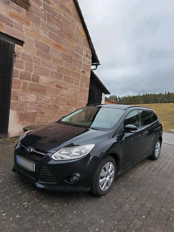 Gebraucht Ford Focus 125 PS (91 kW) 2014 Schwarz Kombi