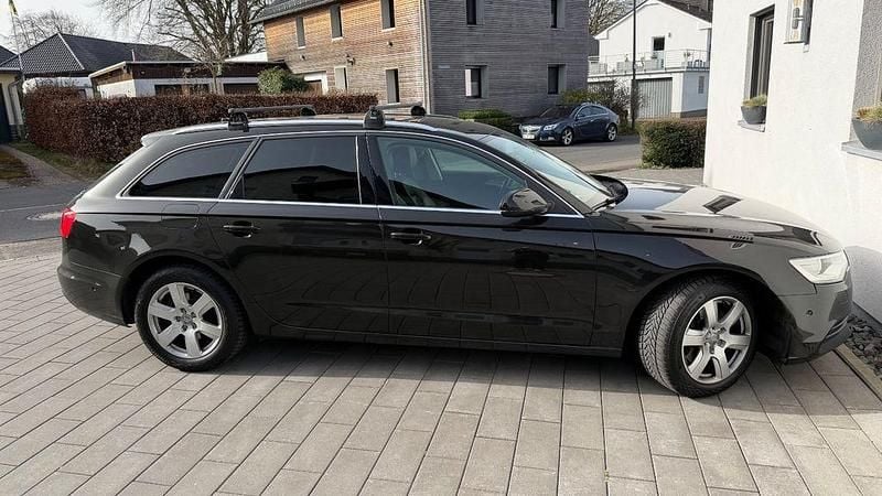 Gebraucht Audi A6 Comfort 177 PS (130 kW) 2012 Schwarz Kombi