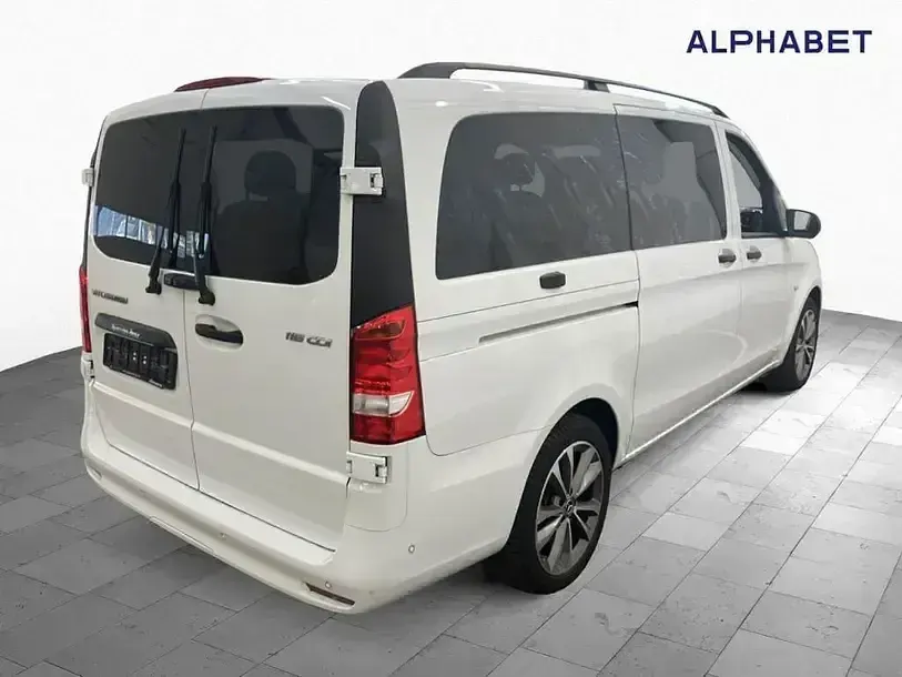 Gebraucht Mercedes Vito 190 PS (139 kW) 2025 Arktikweiß Van
