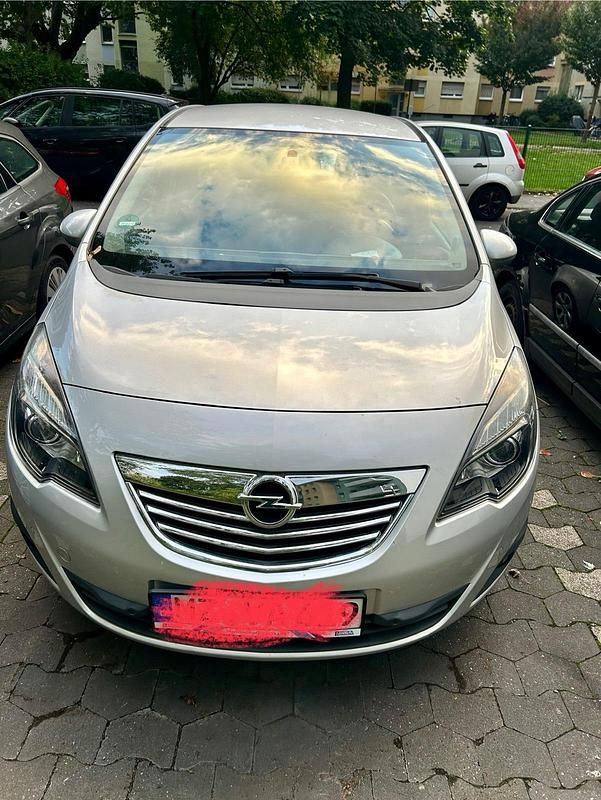 Silber Gebraucht 2010 Opel Meriva Van / Kleinbus | 4.800 € (Etwas zu teuer) - Bild 1/4