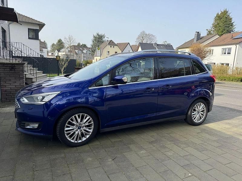 Gebraucht Ford Grand C-Max Titanium 170 PS (125 kW) 2016 Blau Van / Kleinbus