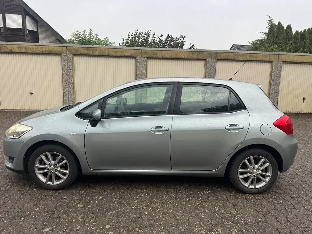 Gebraucht Toyota Auris Executive 132 PS (97 kW) 2009 Grau Kleinwagen
