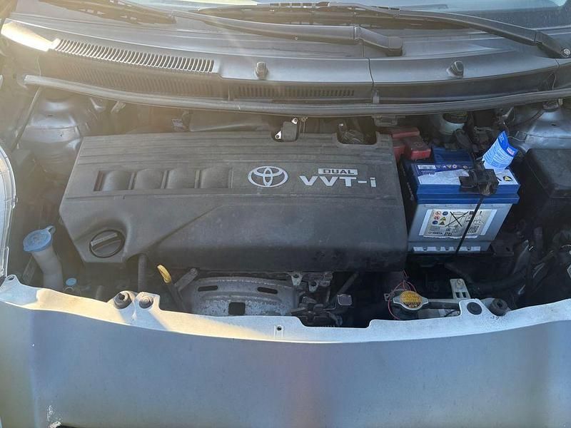 Gebraucht Toyota Yaris Sol 101 PS (74 kW) 2009 Grau Kleinwagen