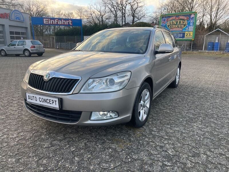 Braun Gebraucht 2011 Skoda Octavia Elegance Kombi | 3.999 € (Guter Preis) - Bild 1/4