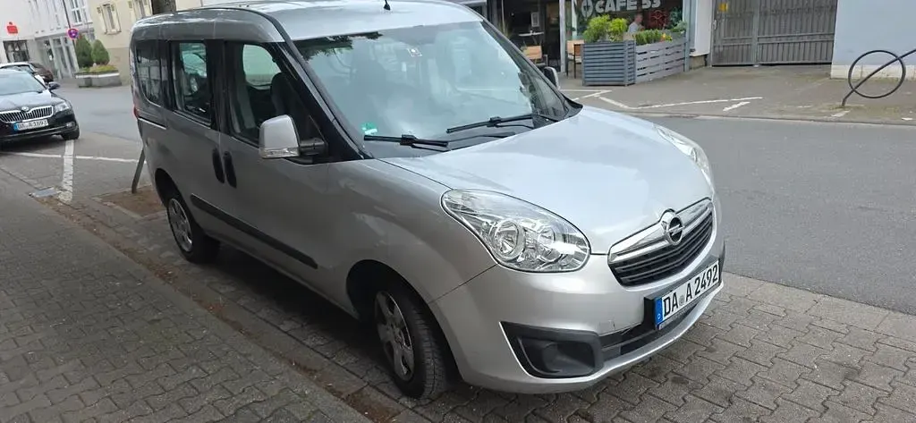 Używany Opel Combo Selection 105 KM (77 kW) 2012 Minivan